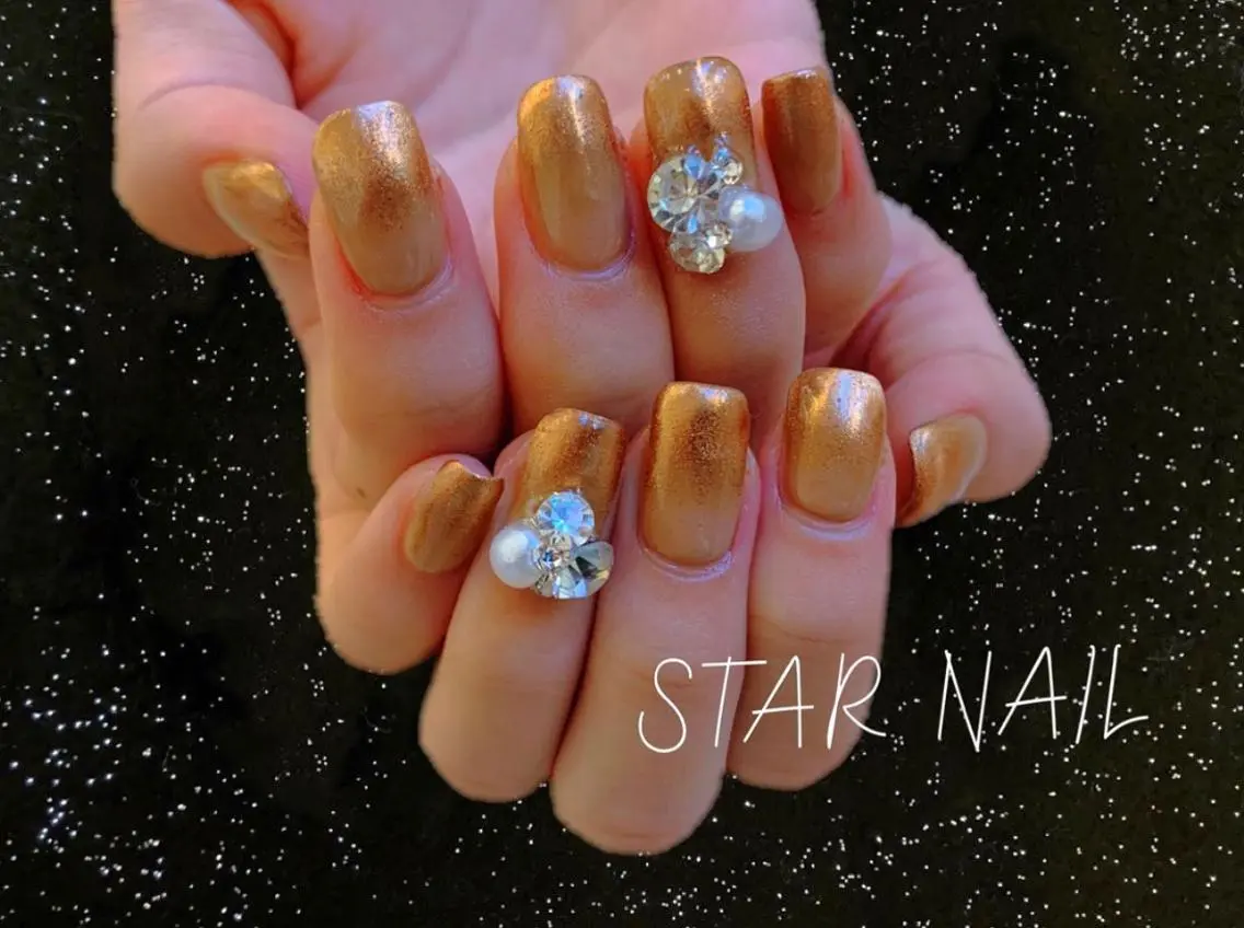ネイル ゴールド ゴージャス グラデーション ミラーネイル STAR NAILのネイルデザイン
