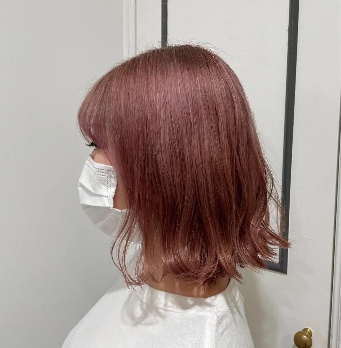 セミロング カラー ベージュカラー ブリーチ ピンクカラー ピンクベージュ . AYUKAのヘアスタイル