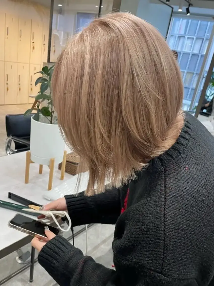 ショート ヘアカラー La.miuセナ ブリーチカラー🎀のヘアスタイル