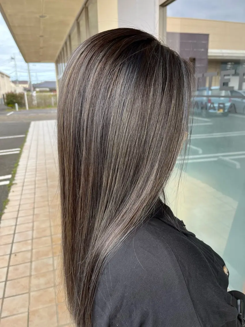 ロング カラー ハイライトカラー ハイライト 髪質改善・ショートレ イヤーボブ🧡関玲子のヘアスタイル