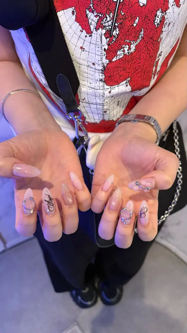 ネイル ロングネイル ハンドネイル KARIN🍓🐯 ￤心斎橋￤堺筋本町のネイルデザイン