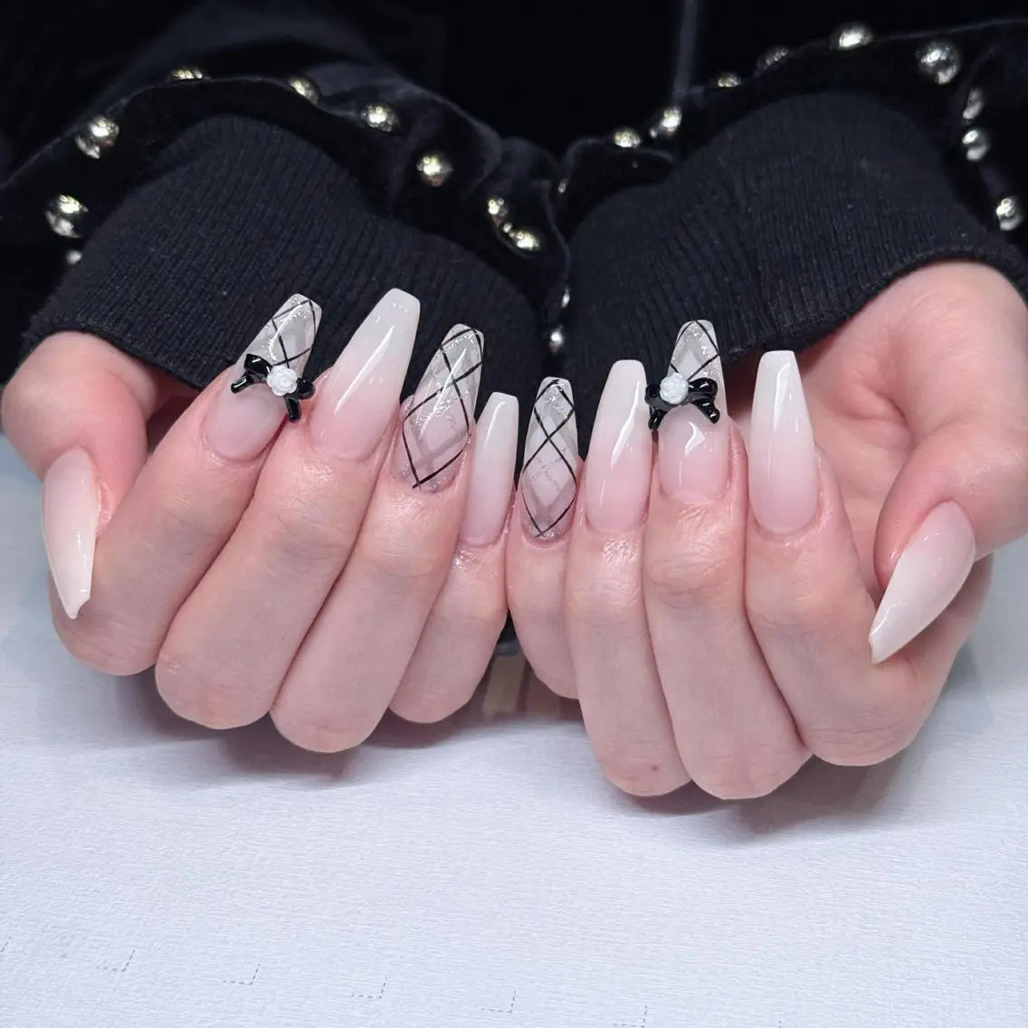 ネイル アートネイル オーロラネイル ブルー チークネイル フットネイル ハンドネイル NAILS168 大塚店のネイルデザイン