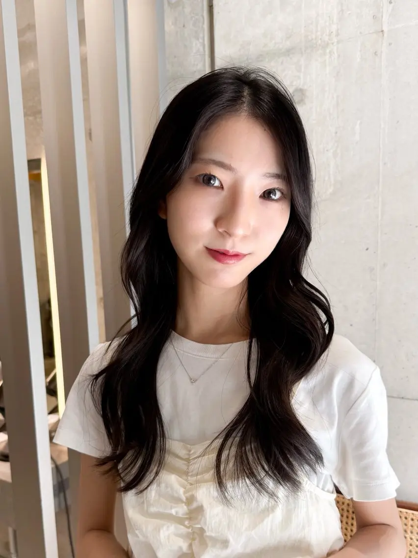 ロング はら しおりのヘアスタイル
