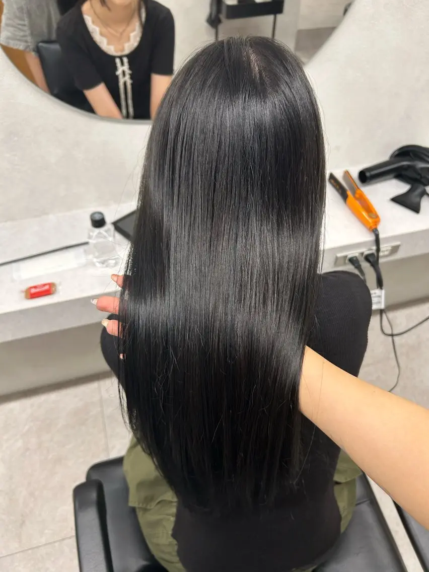 《minimo限定価格💘🫧》就活や学校にもオススメブラックカラー➕トリートメント✨の写真