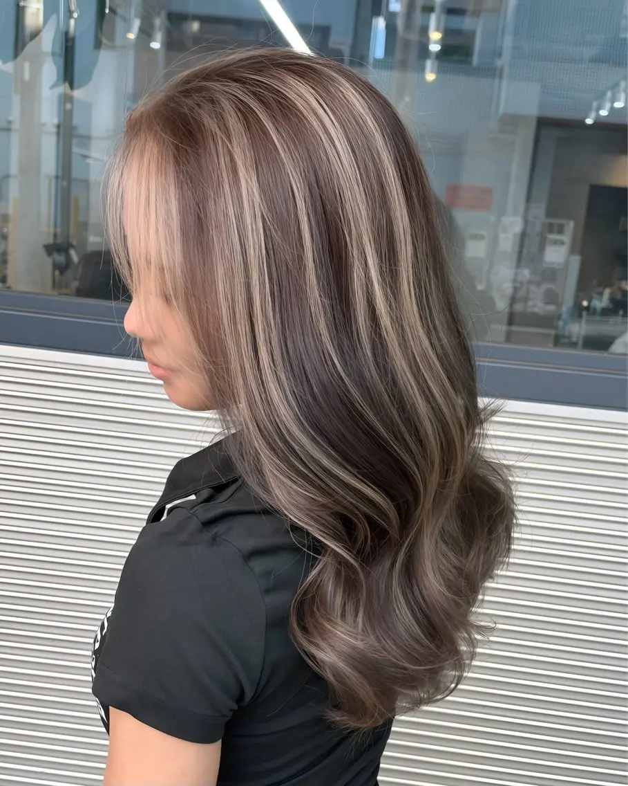 ロング カラー ベージュカラー ブリーチ ハイライトカラー ハイライト ヘアカラー Anna/ハイライト ブリーチモデル募集中のヘアスタイル