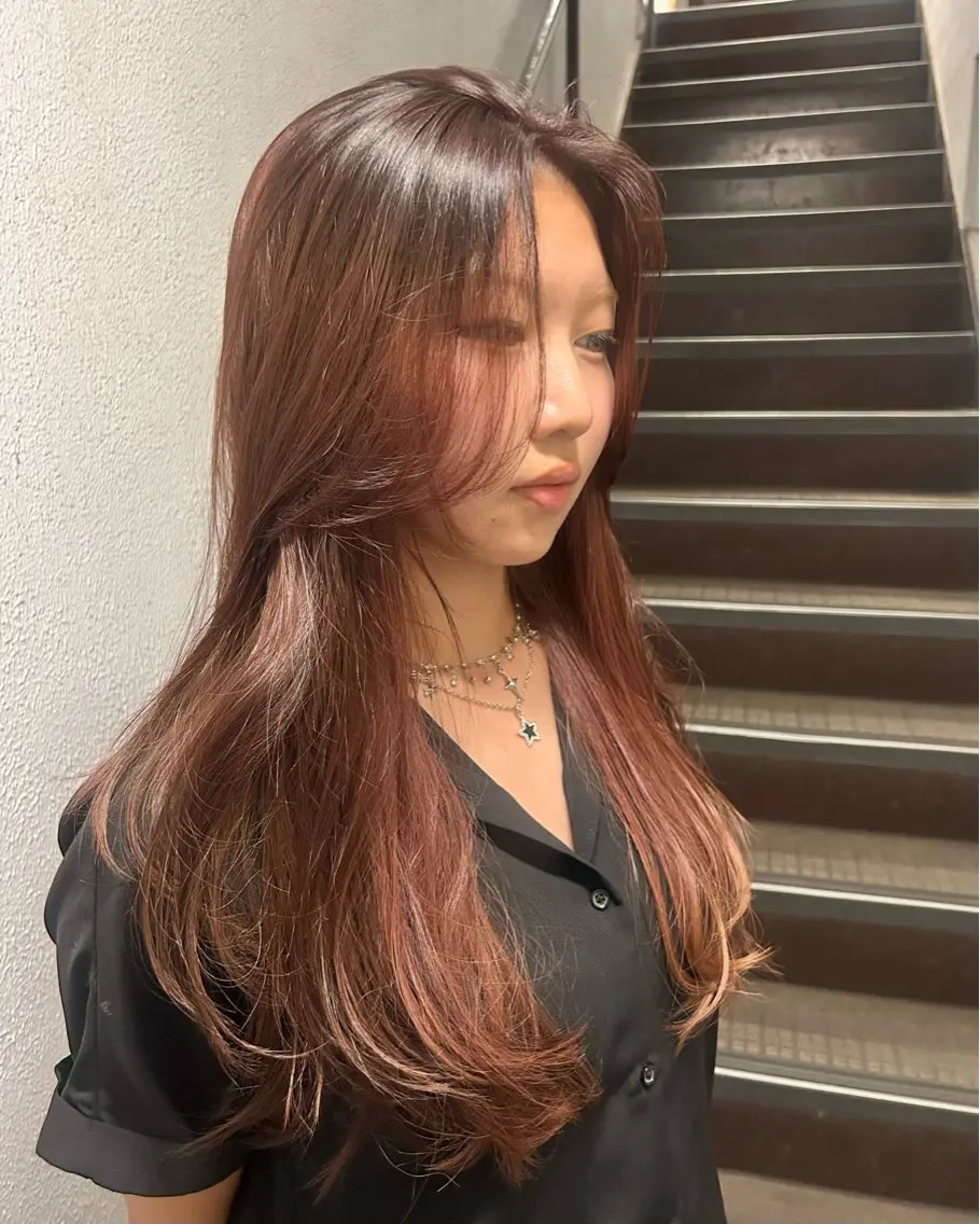 ロング カラー ブラウンカラー ピンクカラー ピンクブラウン ヘアカラー ベージュ/ブラウン 透明感カラー🍑のヘアスタイル