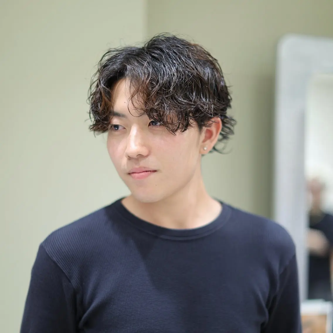 セミロング パーマ メンズ センターパート メンズパーマ セミロングパーマ 顔周りカット カット パーマ メンズカット✂️/ パーマ🪢/金敷幸作のヘアスタイル