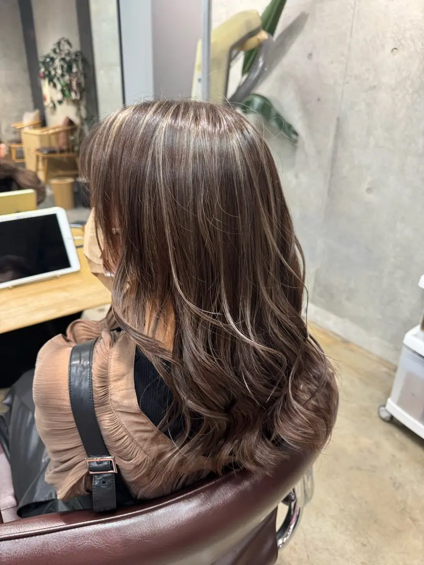 🎀ナチュラルハイライト(ケアブリーチ込み)🎀の写真