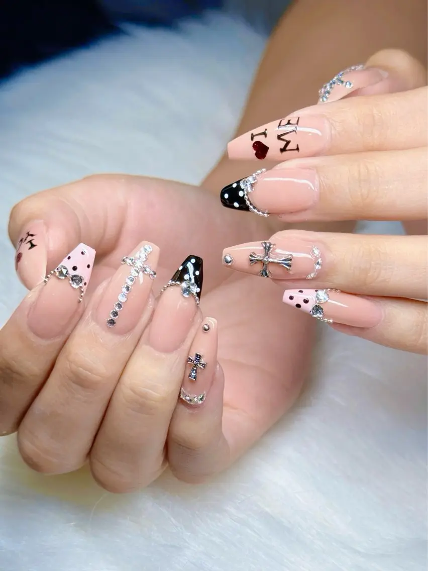 ネイル アートネイル ジェルネイル グラデーション キラキラネイル 持ち込み ハンドネイル NAILS BAR SHINJUKUのネイルデザイン