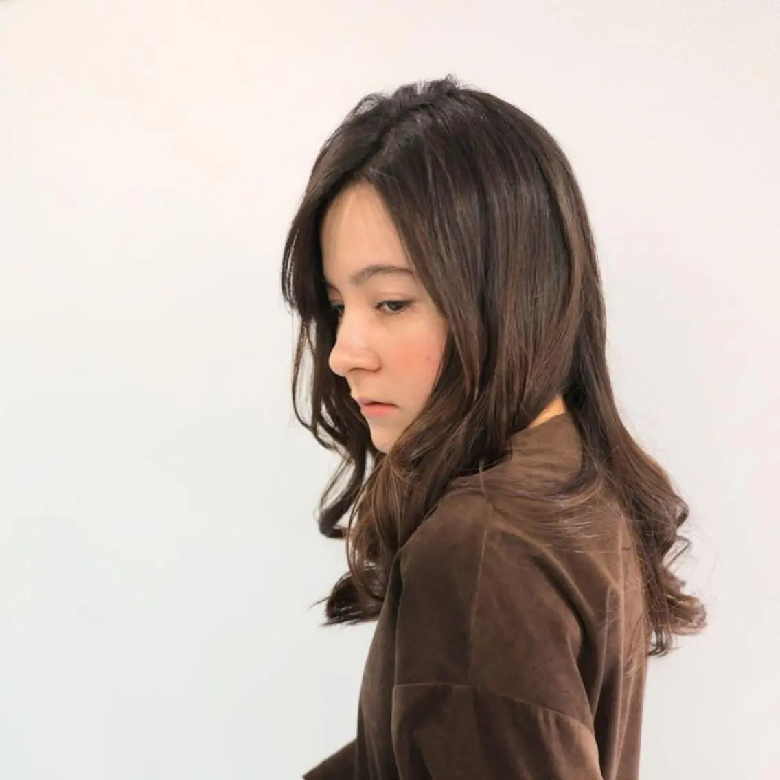 ミディアム カラー パーマ 黒髪 ブラウンカラー 透明感カラー ナチュラルブラウン レイヤーカット カット ヘアカラー ❇️安達 優心❇️ レイヤー/艶髪特化のヘアスタイル