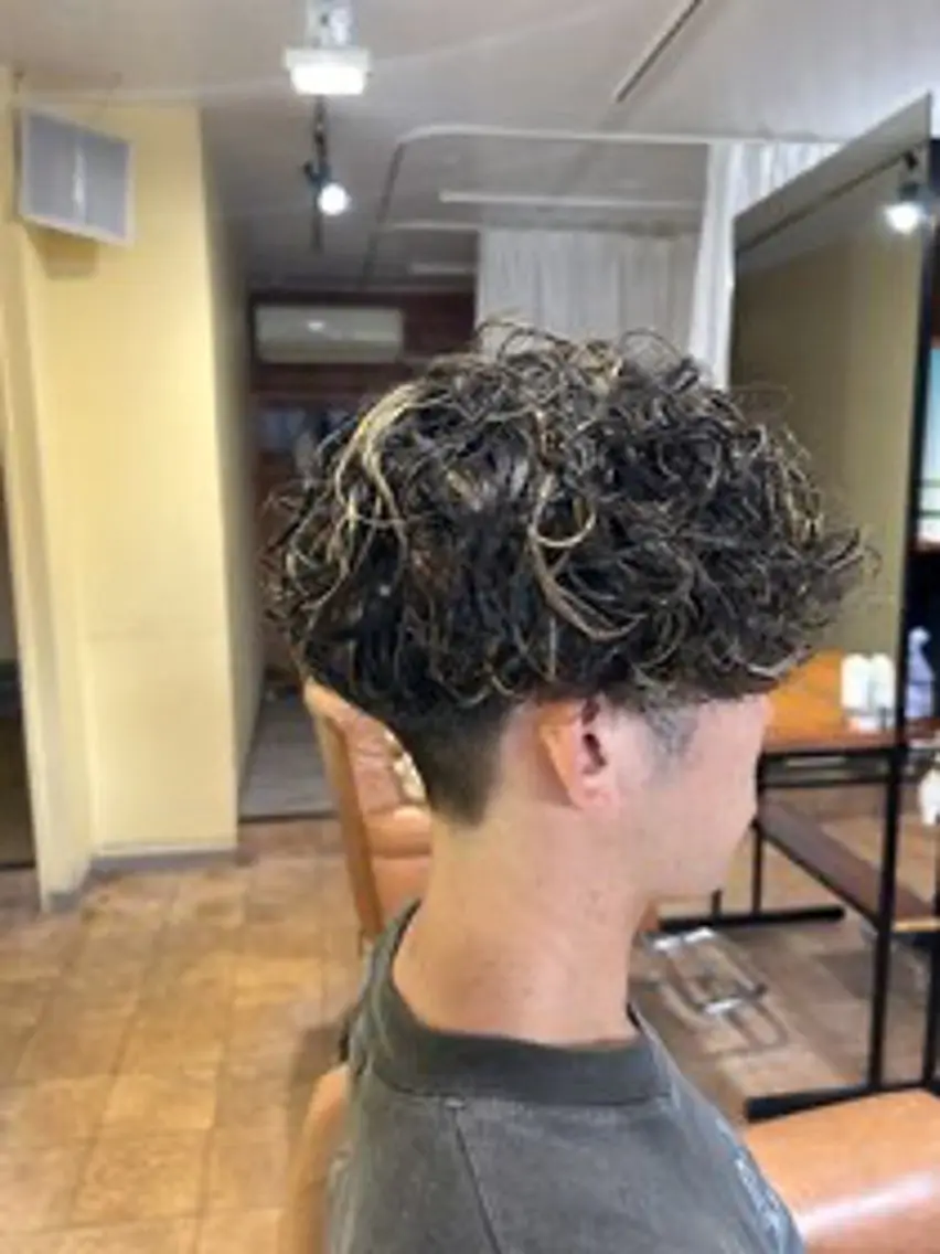 ショート パーマ メンズ メンズメッシュ メンズパーマ NICCOLO西新 TERUのヘアスタイル