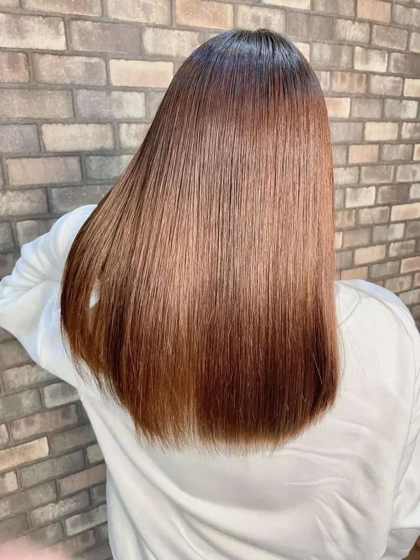 🎗酸性ストレート🎗＋枝毛カットサービス＋髪質改善トリートメント付の写真