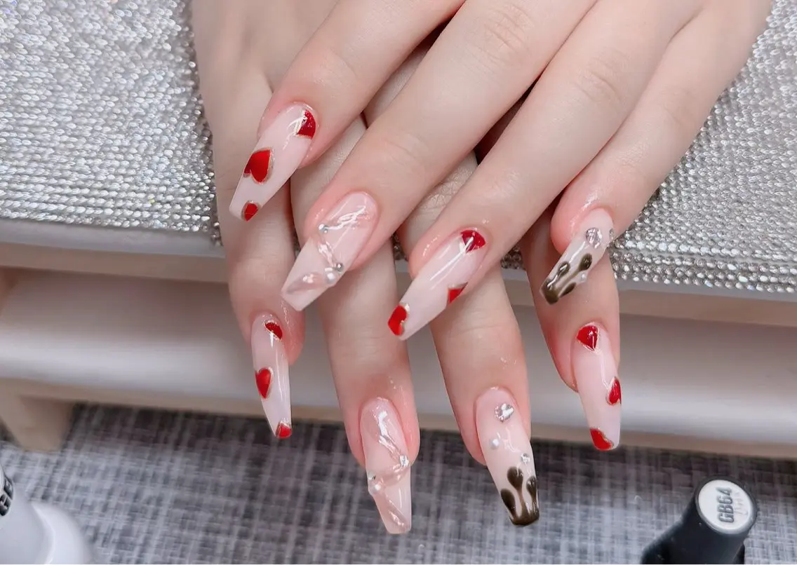 ネイル フレンチネイル ジェルネイル ガラスフレンチ ハロウィン ハート H.baby Nail Salonのネイルデザイン
