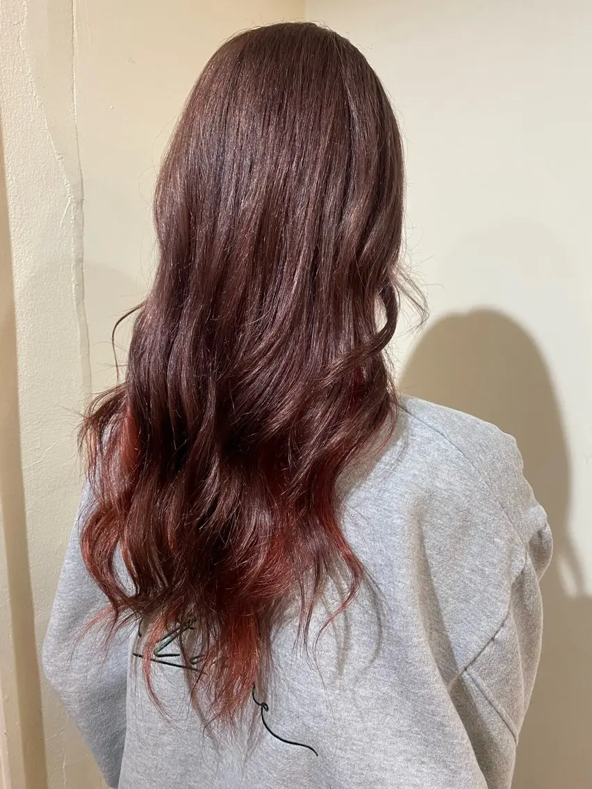 セミロング カラー COLO✨️ 白川綺香のヘアスタイル
