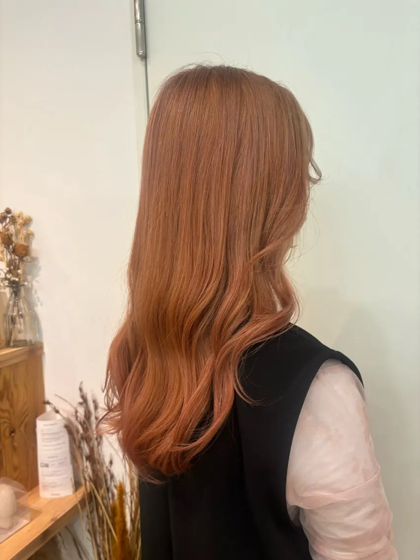 ロング カラー ベージュカラー ダブルカラー オレンジ ピンクカラー ピンクベージュ 室谷 ゆりあのヘアスタイル
