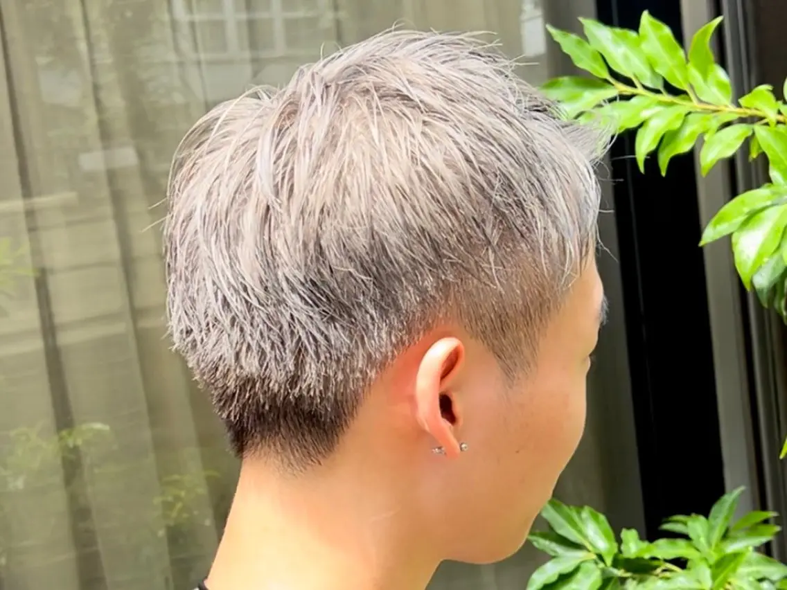 カラー メンズ メンズブリーチ ブリーチ シルバー 💡似合わせのプロ 💡takutoのヘアスタイル
