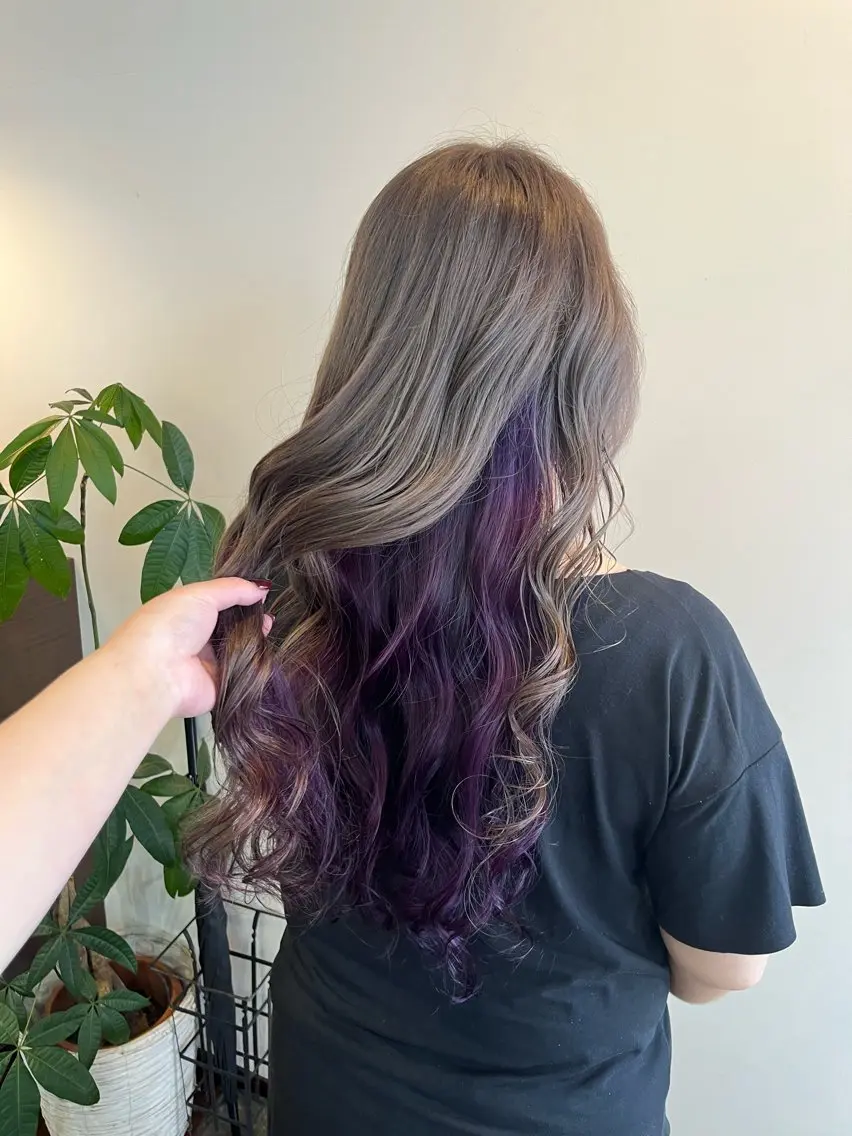 ロング カット ヘアカラー 金岡 碧のヘアスタイル