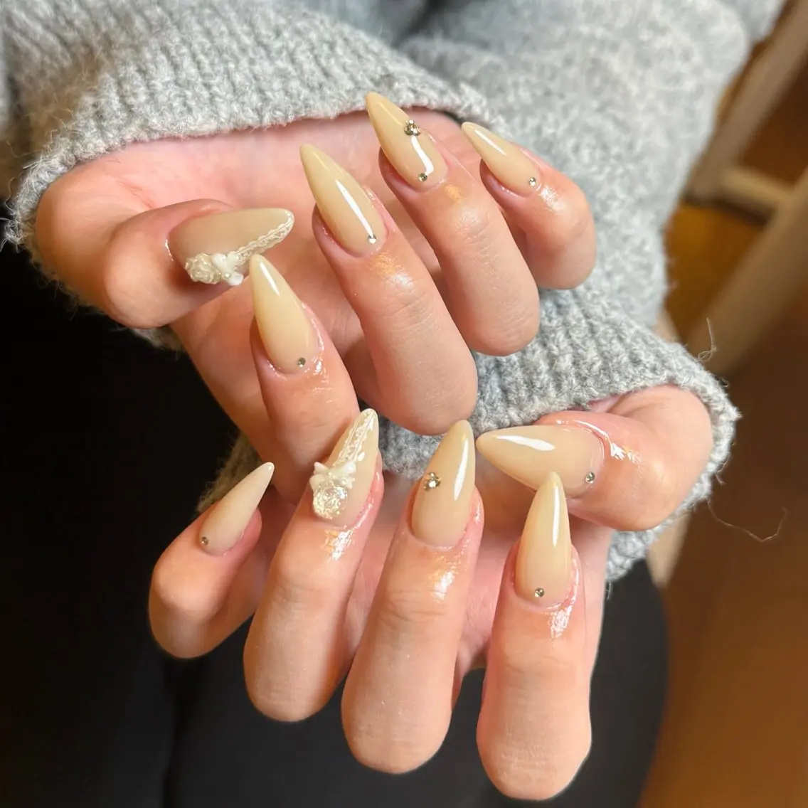 ネイル ボルドー ブラウン チークネイル ドット フットネイル ハンドネイル VAN NAIL SALON海老名店のネイルデザイン