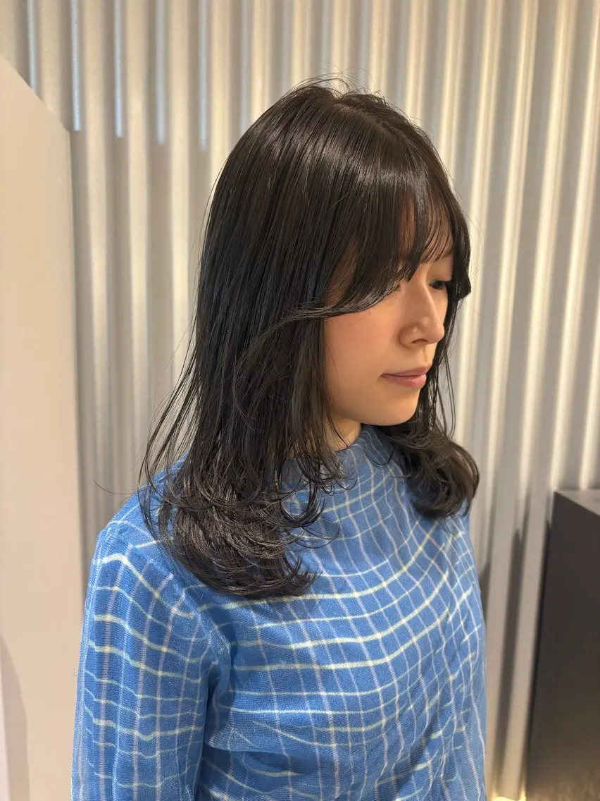 ミディアム カラー パーマ ヘアアレンジ グレージュ オリーブグレージュ オリーブグレー カット ヘアカラー トリートメント ヘッドスパ ヘアセット 押切 響　のヘアスタイル