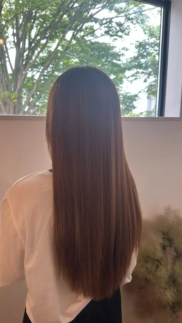 ロング ルプラボウ 石田渚夏のヘアスタイル