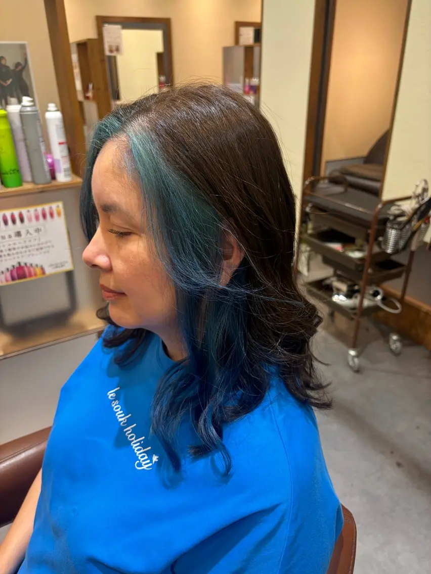 セミロング 杉浦 愛華のヘアスタイル