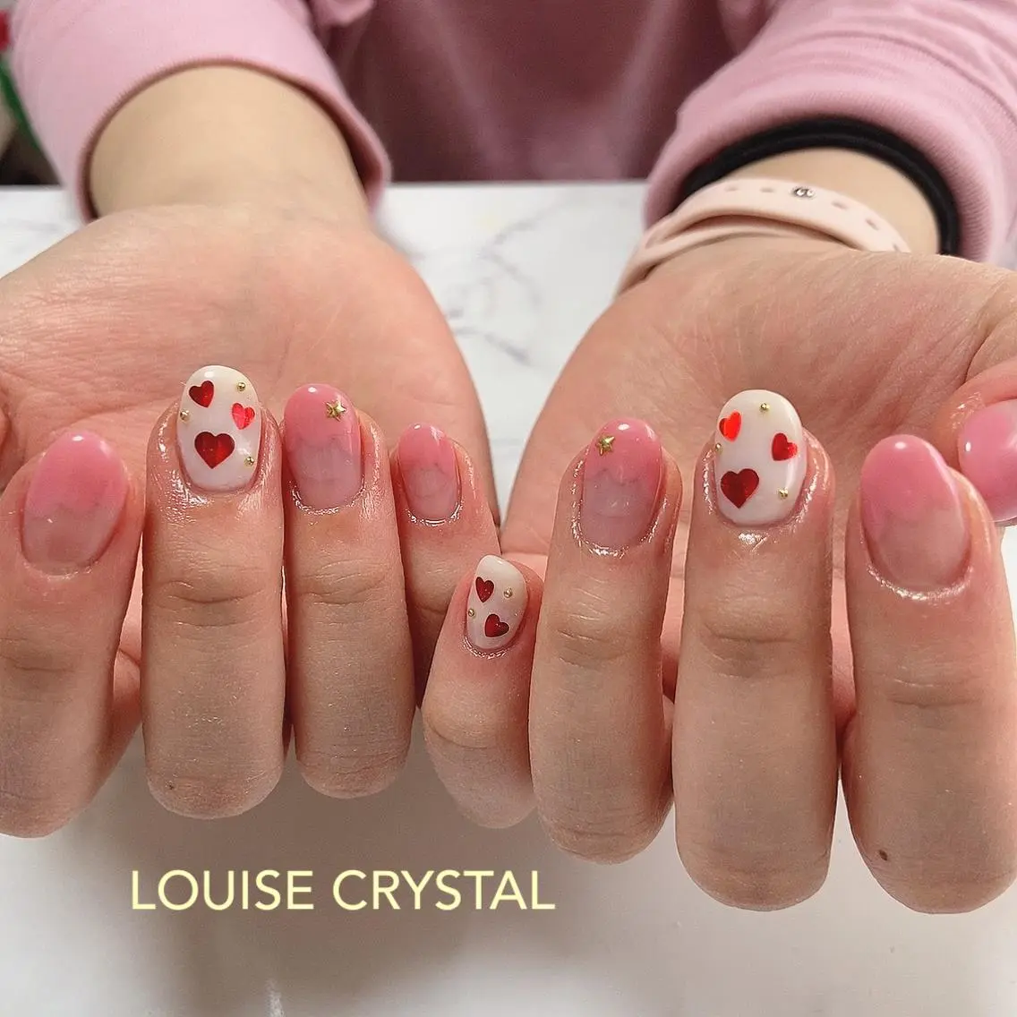 ネイル ピンク ハンドネイル LOUISE CRYSTALのネイルデザイン