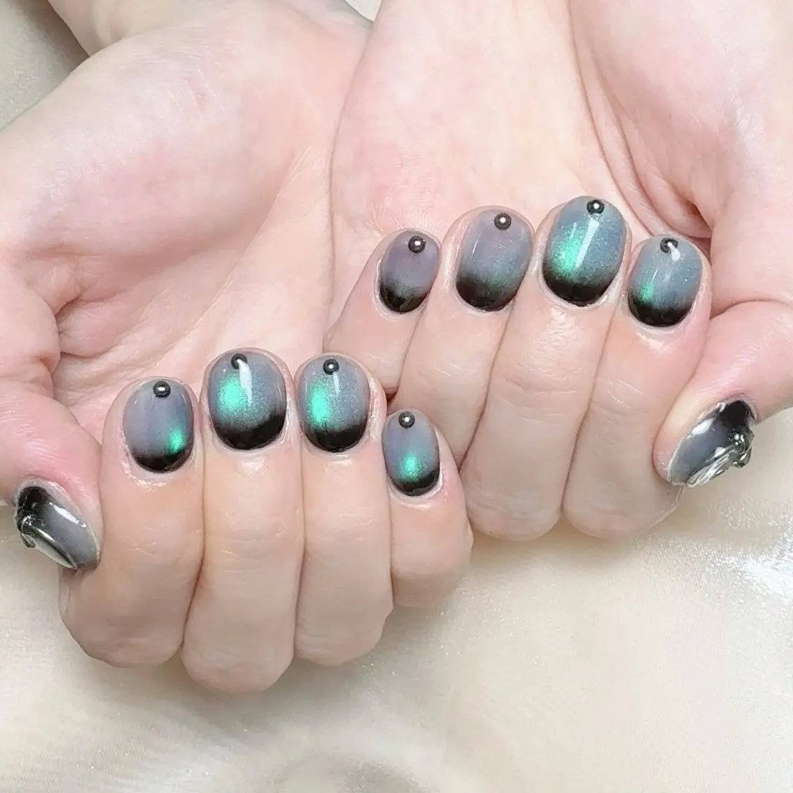 メンズ ネイル メンズ韓国風 アートネイル オーロラネイル ガーリー キラキラネイル ハンドネイル Nail salon 木にいるのネイルデザイン