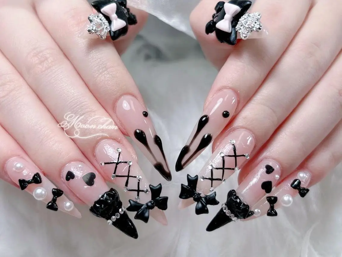 ネイル 長さ出し キラキラネイル 韓国ネイル ロングネイル マグネットネイル ハンドネイル ハンドケア KTNail 🎀 長さ出し専門店のネイルデザイン