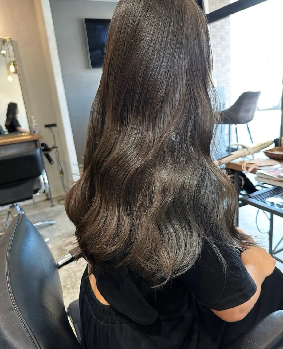 ロング カラー ブリーチ ブラウンカラー 透明感カラー ブリーチなしカラー カット ヘアカラー un ジュリアのヘアスタイル
