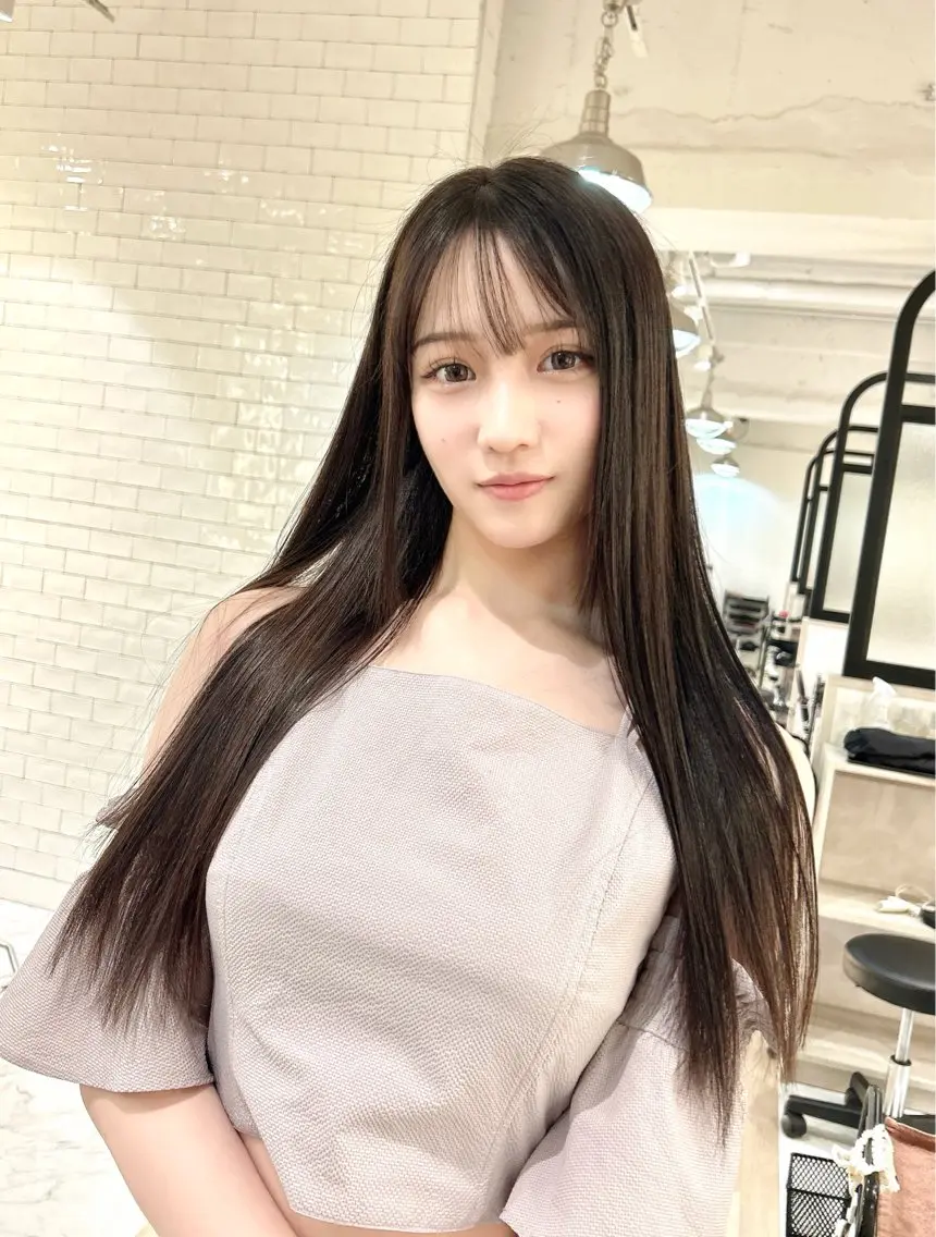 ロング カラー カット ヘアカラー トリートメント emi/髪質改善/ 韓国風/艶カラーのヘアスタイル