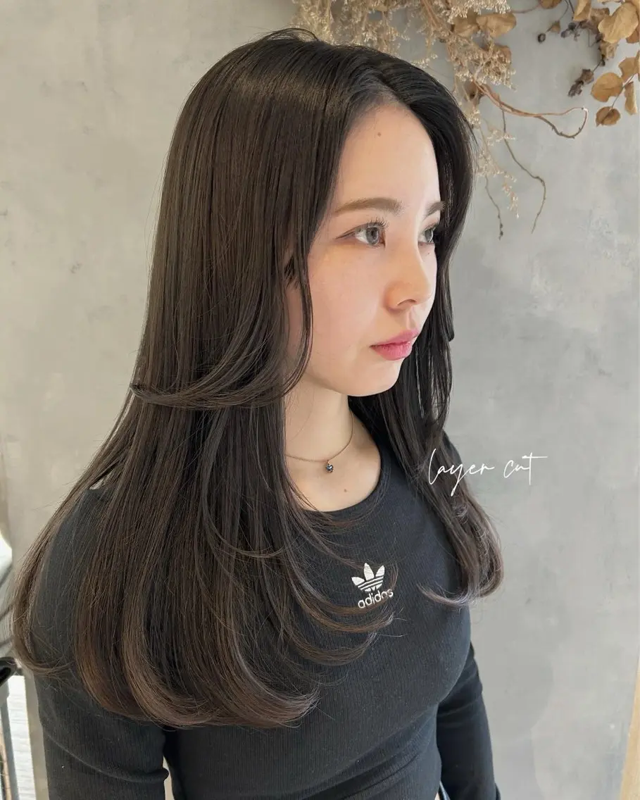 セミロング カラー グレージュ オリーブグレージュ オリーブグレー 顔まわりレイヤー 顔周りカット kanami - ROCCO -のヘアスタイル