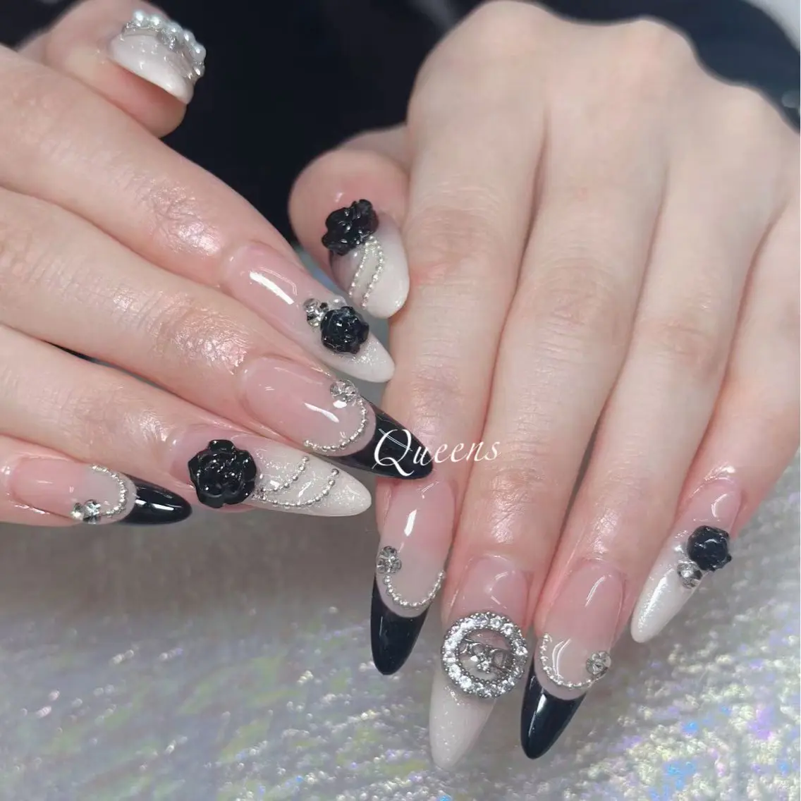 ネイル ハンドネイル Queens ひなのネイルデザイン