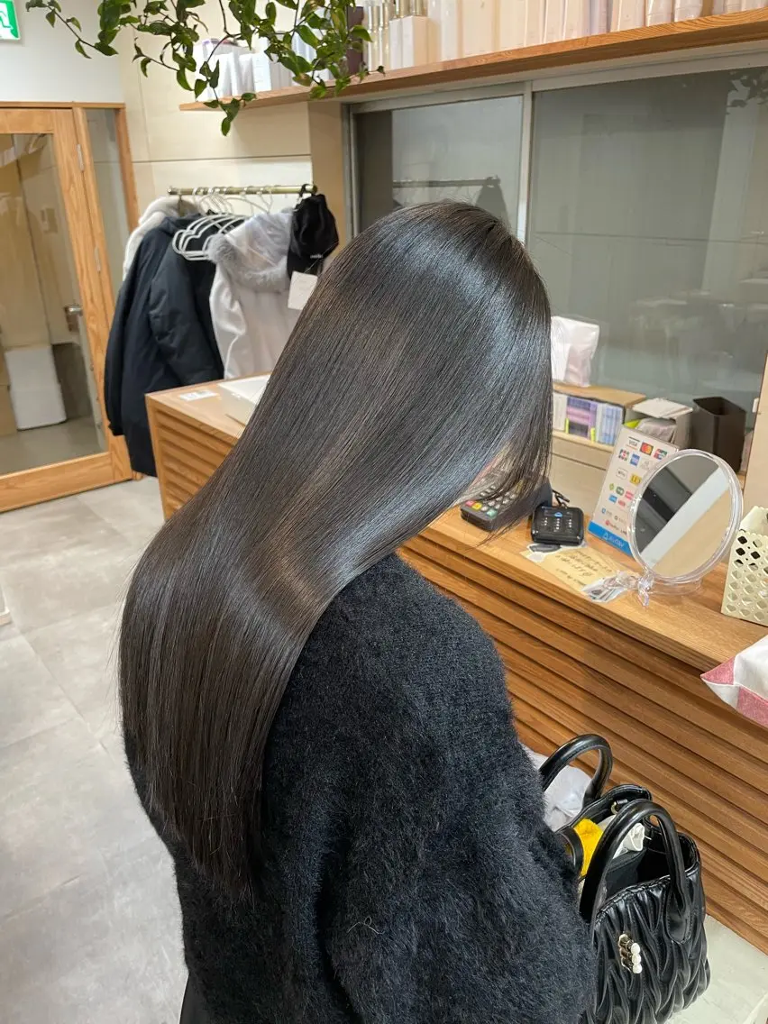 ロング アライ レンカのヘアスタイル