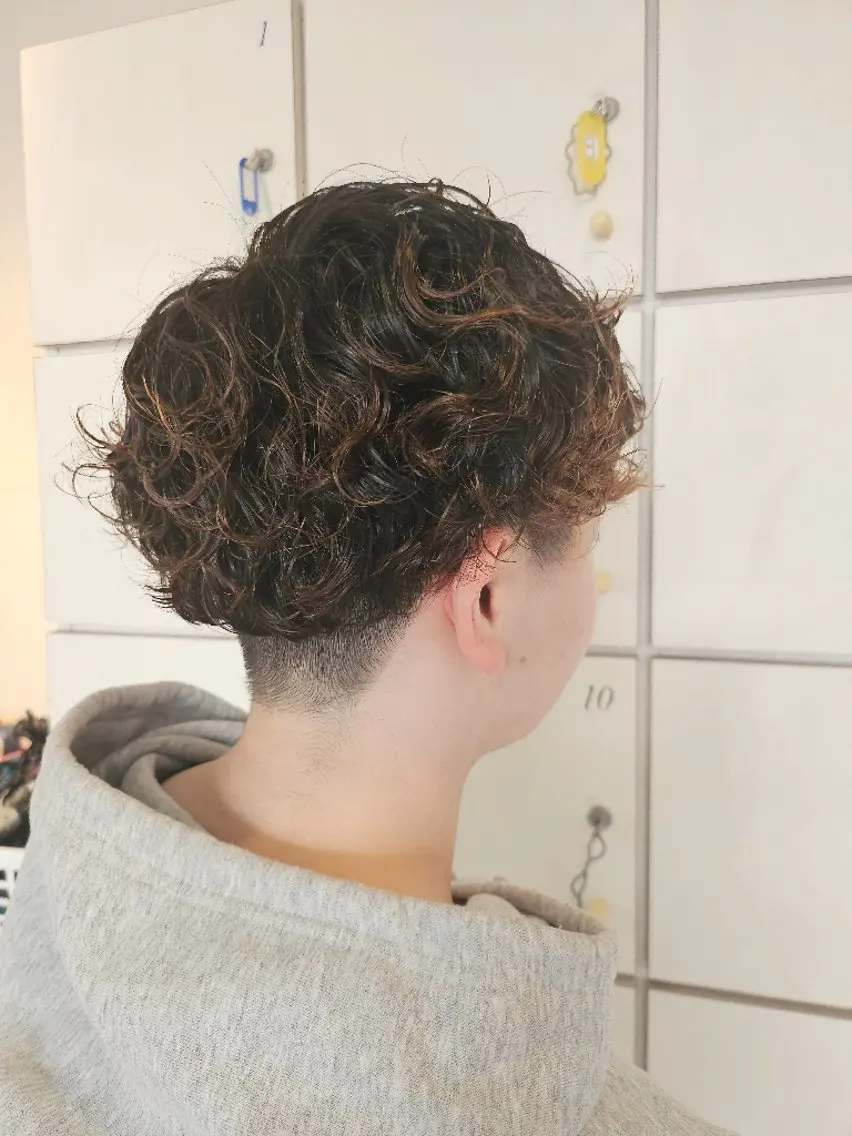 ショート ショートヘア カット パーマ 岡田 奈々のヘアスタイル