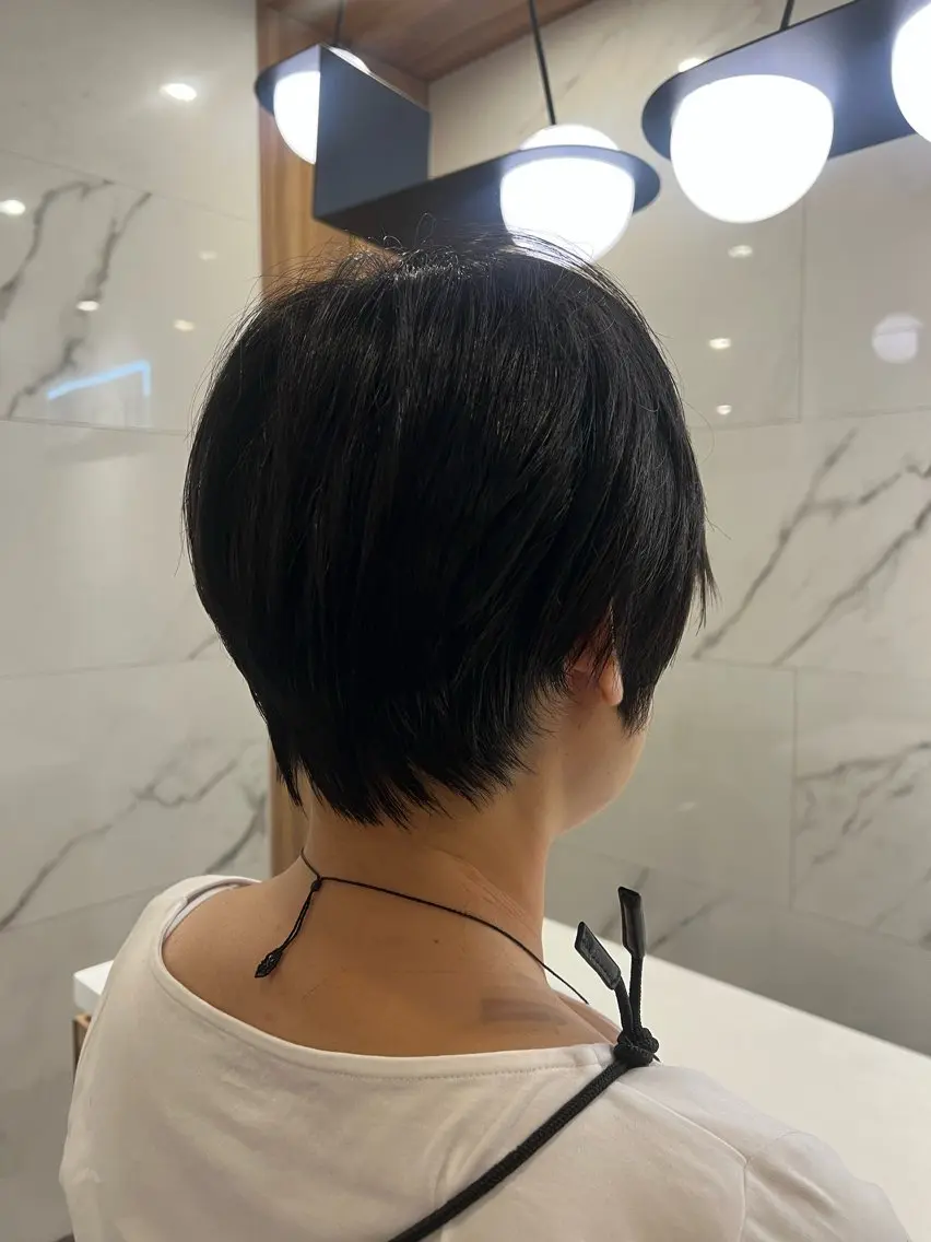 ショート 村中 逸紀のヘアスタイル