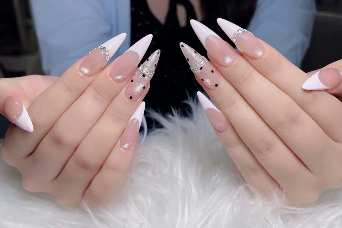 ネイル チークネイル 長さ出し フラッシュネイル フレンチネイル グラデーション ハンドネイル Lenie Nail Salonのネイルデザイン