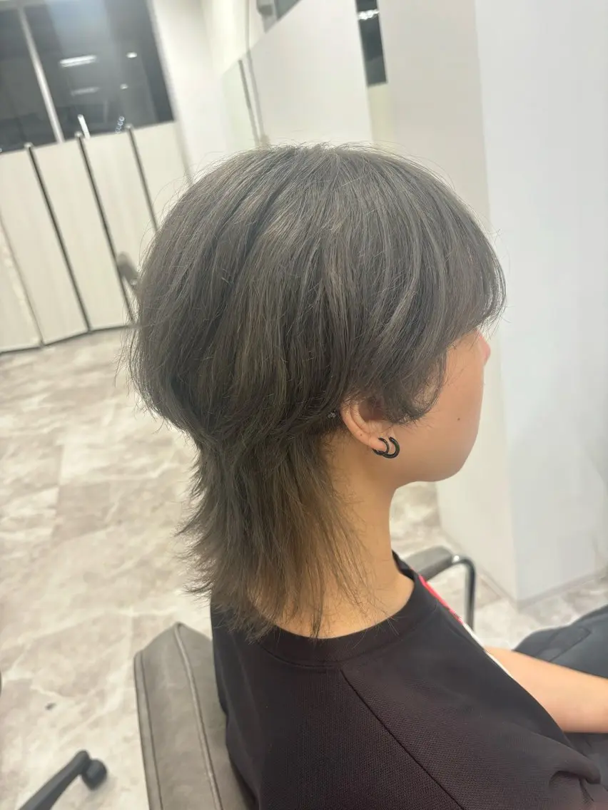 カラー メンズ メンズブリーチ マッシュウルフ マッシュ メンズウルフカット ブリーチ カット ヘアカラー 竹内滉太 当日予約⭕️のヘアスタイル