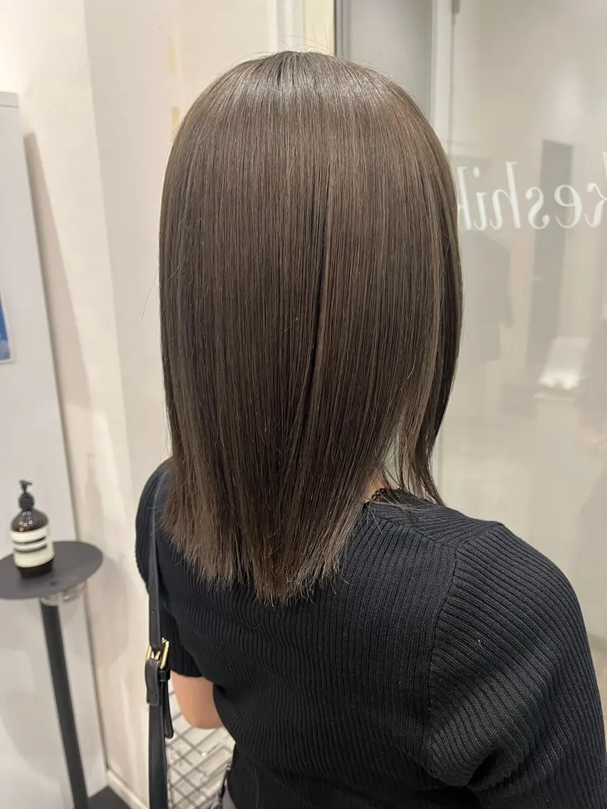 ミディアム カラー ヘアアレンジ 透明感カラー グレージュ 坂本 エマのヘアスタイル