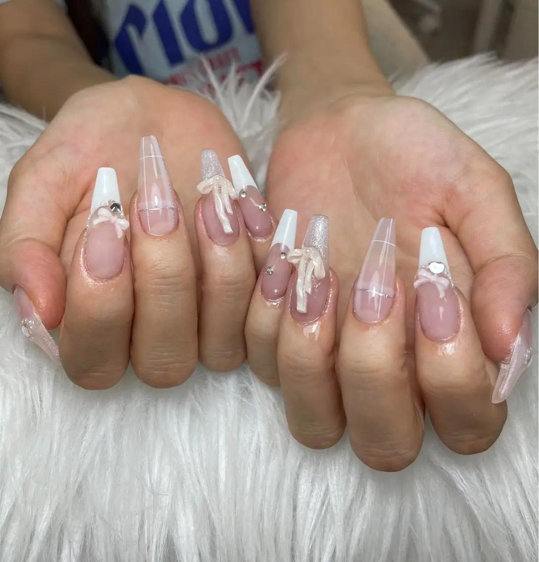 ネイル フレンチネイル ジェルネイル ガーリー 韓国ネイル ロングネイル ハンドネイル NieNail Nezukoのネイルデザイン
