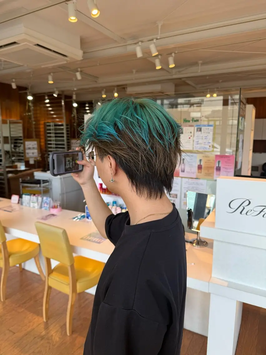 カラー ハイトーンカラー ミント 岩永 向日葵のヘアスタイル
