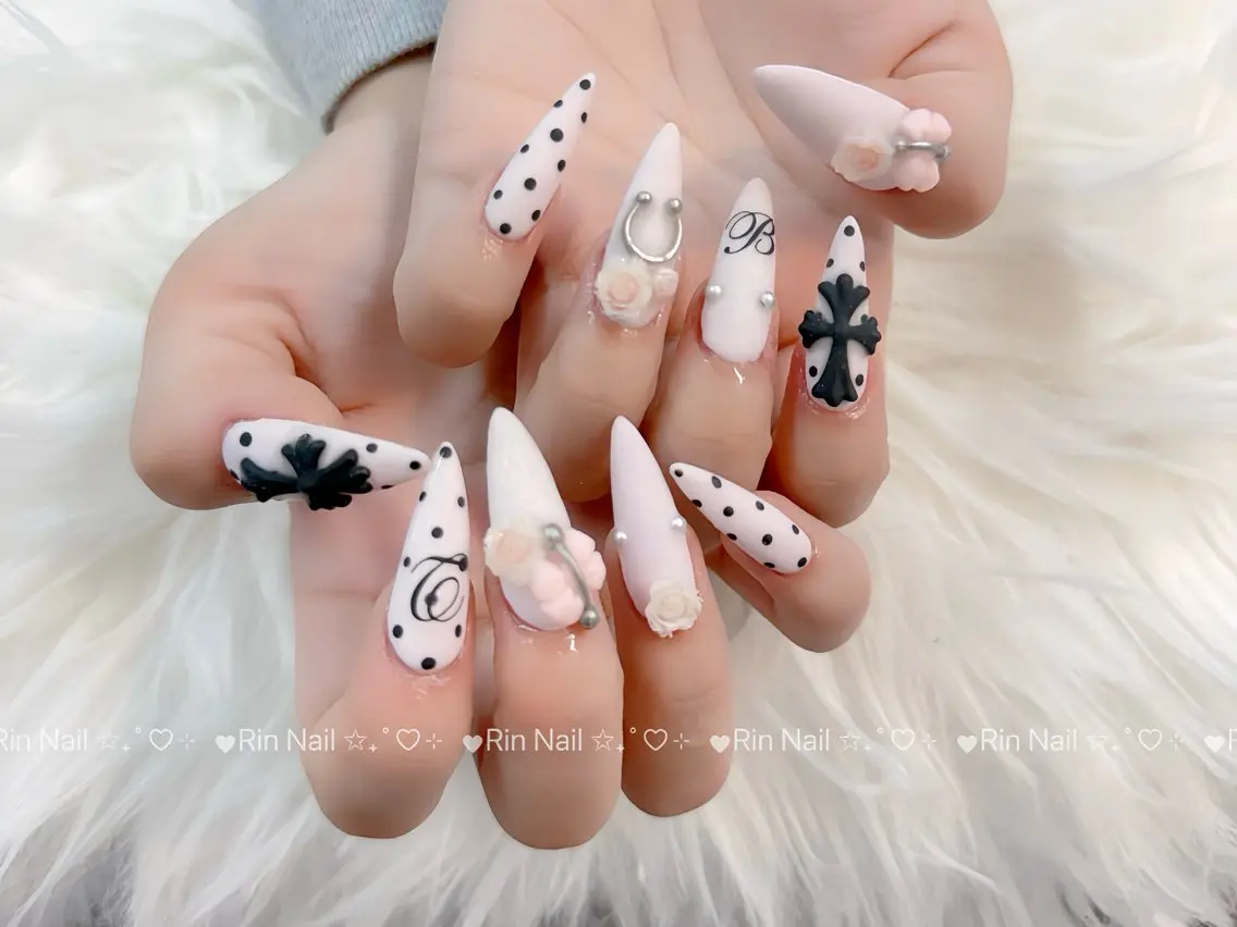 ネイル オーロラネイル ブルー フットネイル ジェルネイル 氷ネイル・うるうるネイル ハンドネイル Rin Nail 新大久保店のネイルデザイン