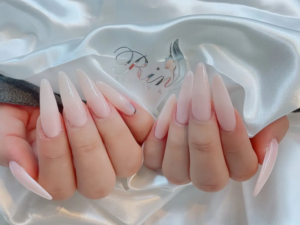 ネイル アートネイル フレンチネイル キラキラネイル 韓国ネイル 水色 ハンドネイル Rin Nail 新大久保店のネイルデザイン