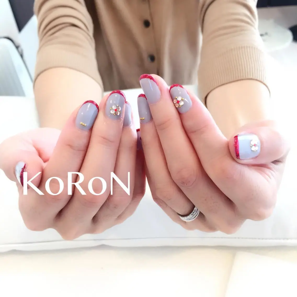 ネイル フレンチネイル ラメ(グリッター) 赤色 ハンドネイル 自宅サロン鎌倉 KORONのネイルデザイン