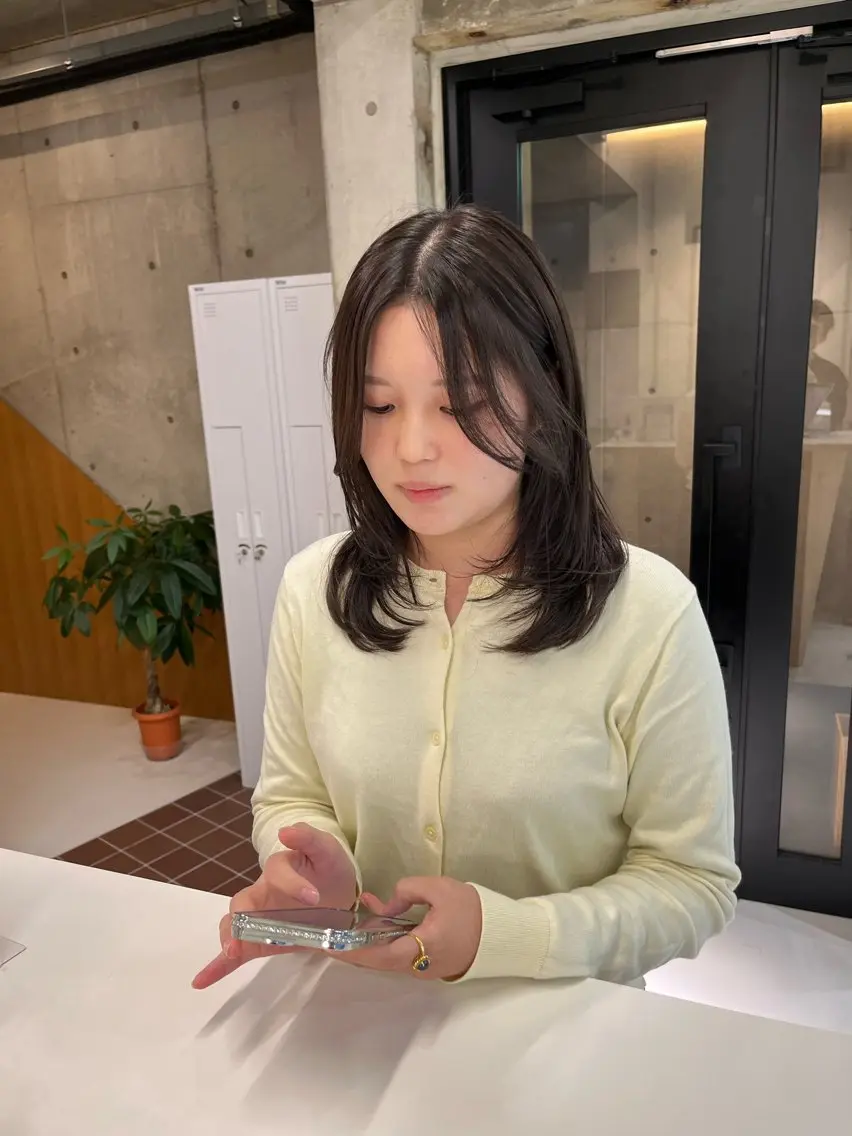 ミディアム カラー ミディアムレイヤー レイヤーカット カット ヘアカラー トリートメント 髪質改善/レイヤー/ 🐈Yokotaのヘアスタイル