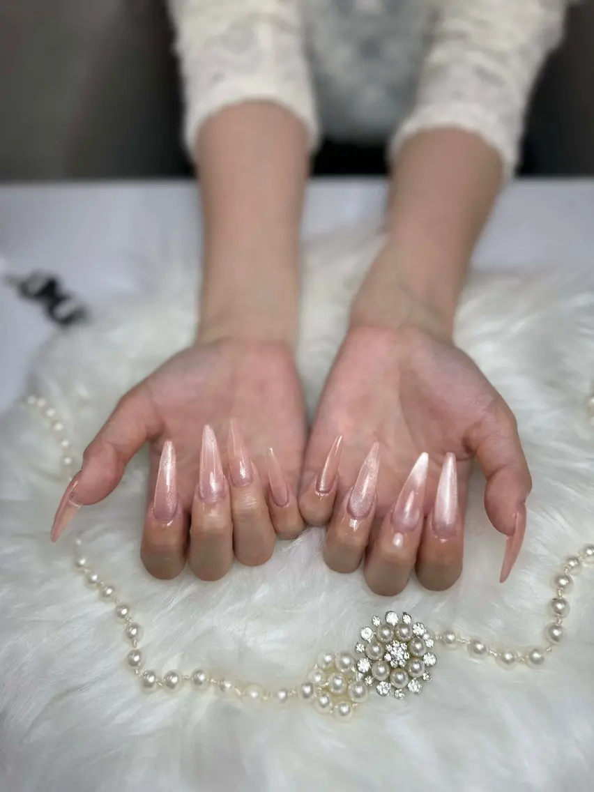 🎀大人気🎀チップ長さ出し10本  ダブルマグネット × ラメフレンチ✨の写真