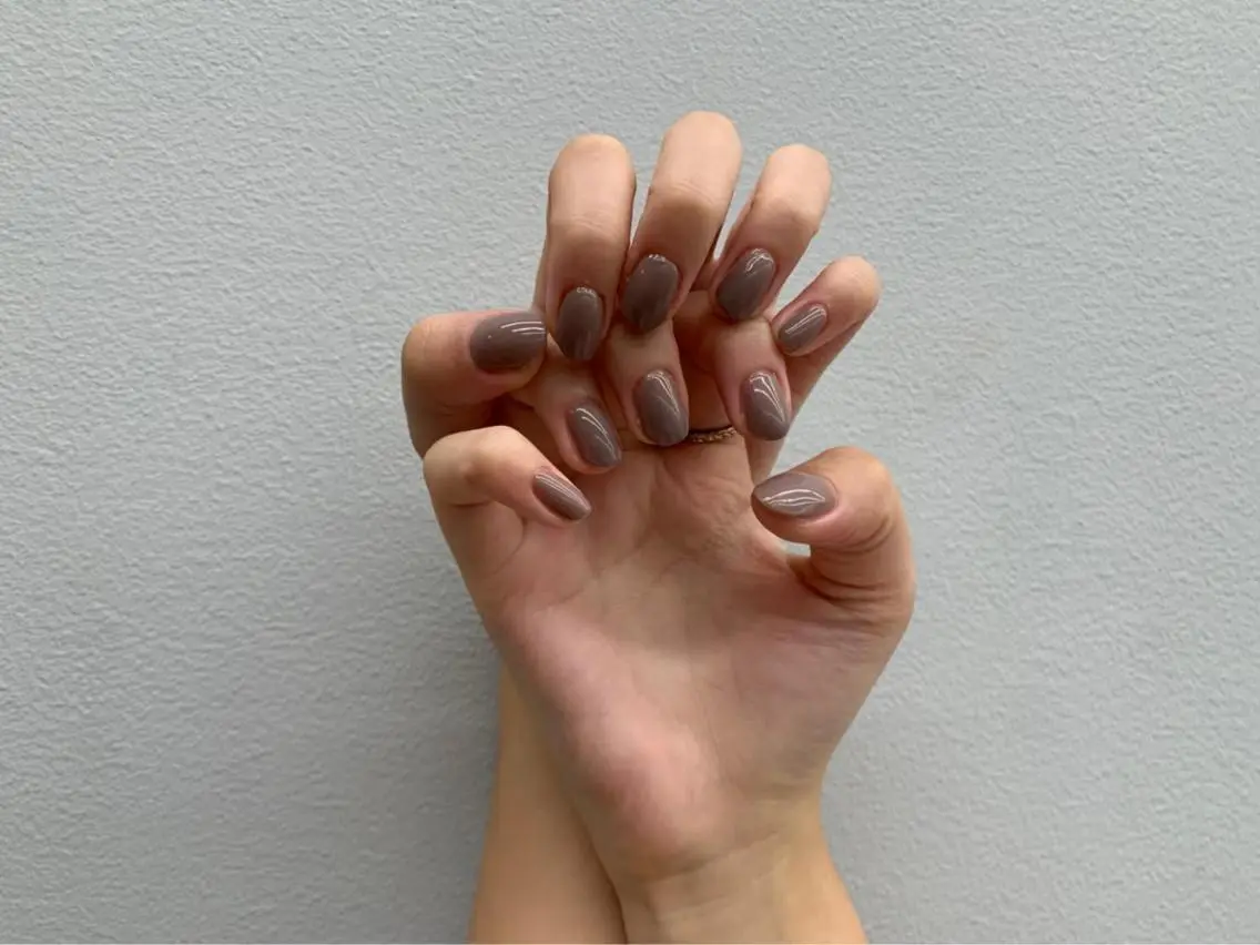 ネイル ブラウン シンプルネイル ひろこ eyelist🎀のマツエク・マツパデザイン
