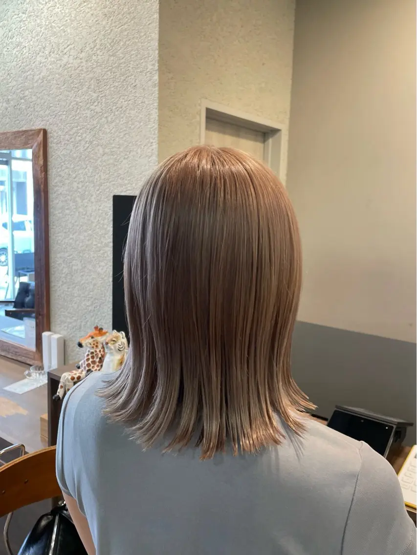ミディアム カット ヘアカラー オオシマ ミユのヘアスタイル