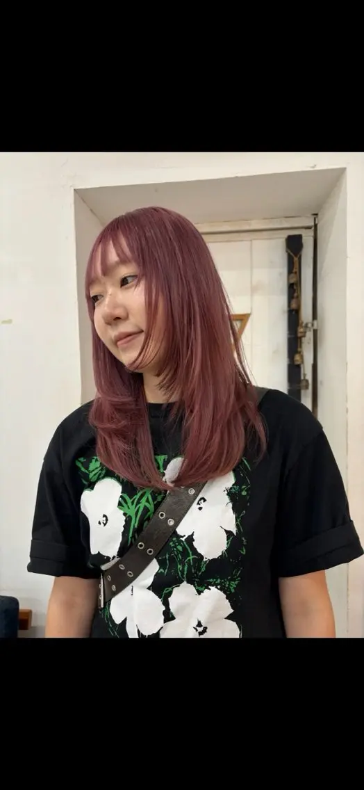 セミロング カット ヘアカラー hirose hitomiのヘアスタイル