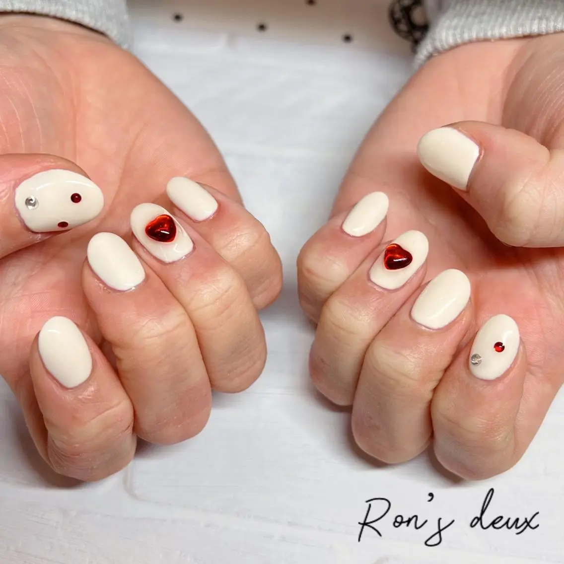 ネイル ストーンネイル Ron's nail 笹岡のネイルデザイン