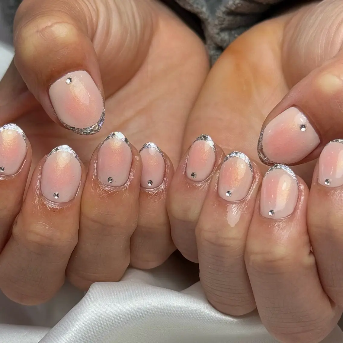 ネイル チークネイル フレンチネイル ガラスフレンチ Ray nail natsu🎀のネイルデザイン